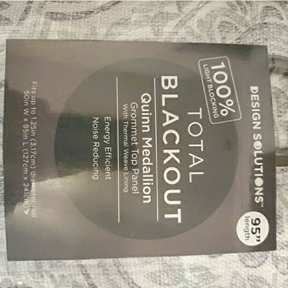 Total Blackout 95" 2 Panels - Picture 2 of 4